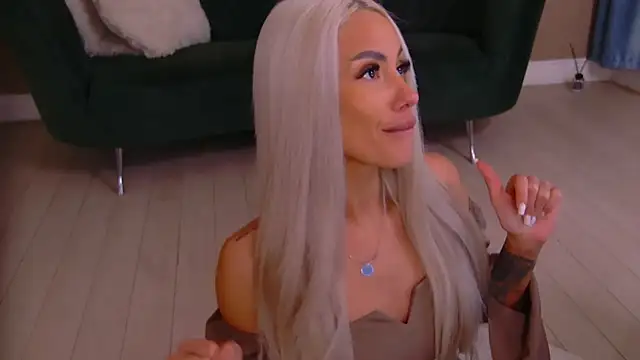 Bailey Rush online show from April 14, 6:03 pm