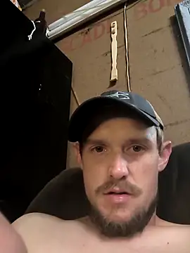 Snapshot of Midwestalpha chatting on October 2, 5:58 am Midwestalpha online show from October 2, 5:58 am