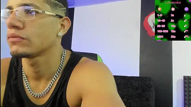 jhonnysnow17 online show from January 14, 8:09 am