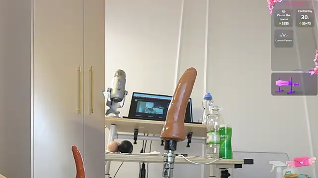 Snapshot of Miss69Ri99 chatting on January 31, 7:40 pm Miss69Ri99 online show from January 31, 7:40 pm