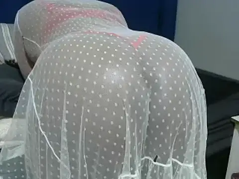 Snapshot of Lelety79 chatting on February 22, 1:13 pm Lelety79 online show from February 22, 1:13 pm