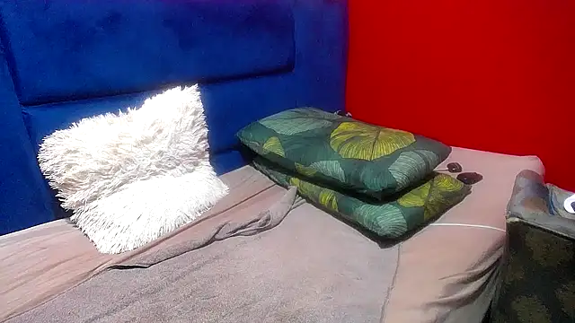 Snapshot of Lelety79 chatting on September 21, 6:09 pm Lelety79 online show from September 21, 6:09 pm