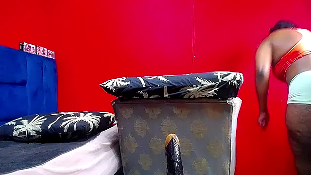 Snapshot of Lelety79 chatting on November 15, 8:11 am Lelety79 online show from November 15, 8:11 am