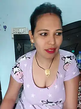 Snapshot of Poojabhabi101 chatting on December 12, 6:25 am Poojabhabi101 online show from December 12, 6:25 am