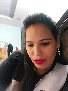 Snapshot of Poojabhabi101 chatting on December 31, 6:59 am Poojabhabi101 online show from December 31, 6:59 am