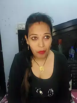 Snapshot of Poojabhabi101 chatting on January 1, 5:11 pm Poojabhabi101 online show from January 1, 5:11 pm