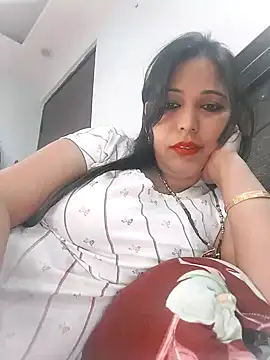 Snapshot of Poojabhabi101 chatting on February 4, 5:42 am Poojabhabi101 online show from February 4, 5:42 am