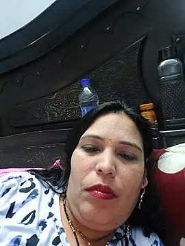 Snapshot of Poojabhabi101 chatting on March 12, 6:40 am Poojabhabi101 online show from March 12, 6:40 am