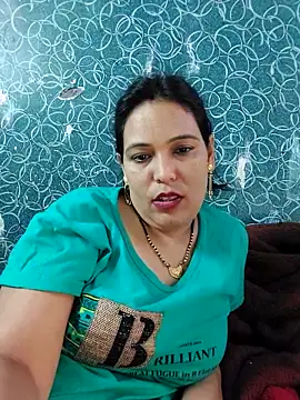 Snapshot of Poojabhabi101 chatting on September 11, 5:57 pm Poojabhabi101 online show from September 11, 5:57 pm