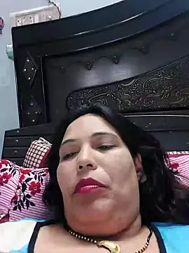 Snapshot of Poojabhabi101 chatting on September 12, 6:02 am Poojabhabi101 online show from September 12, 6:02 am