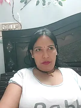 Snapshot of Poojabhabi101 chatting on November 10, 6:12 am Poojabhabi101 online show from November 10, 6:12 am