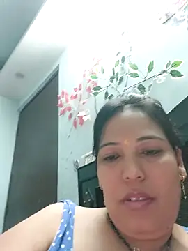 Snapshot of Poojabhabi101 chatting on November 17, 8:53 am Poojabhabi101 online show from November 17, 8:53 am