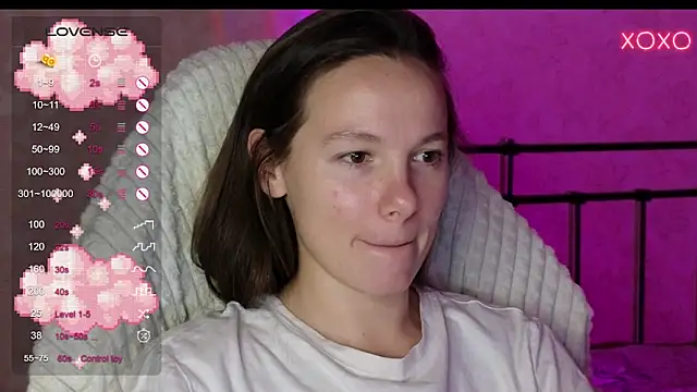 lil luna x online show from December 8, 7:54 pm