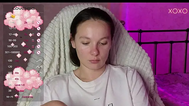 lil luna x online show from December 9, 5:08 pm