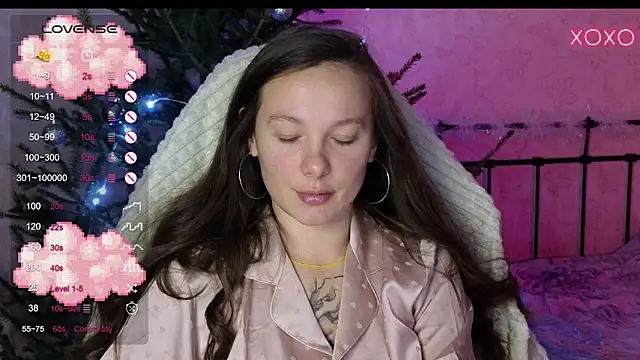 lil luna x online show from December 26, 2:05 pm