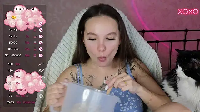 lil luna x online show from February 15, 12:54 pm