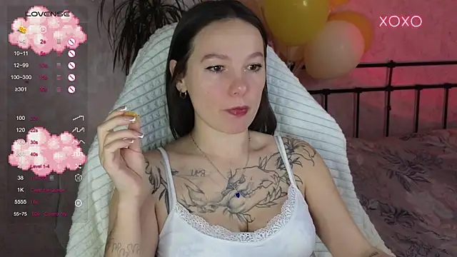 lil luna x online show from February 7, 6:11 pm