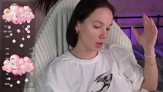 lil luna x online show from April 1, 10:29 pm