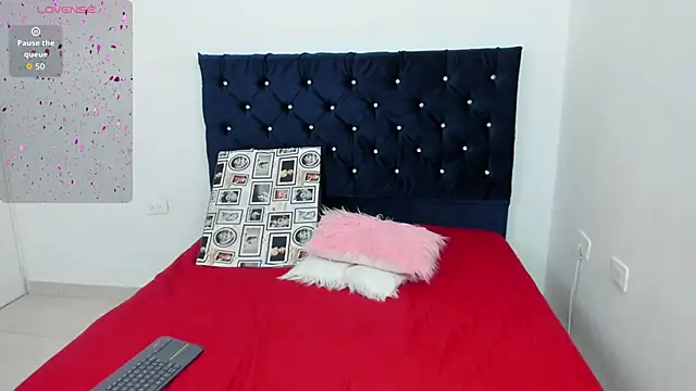 Snapshot of Alessia_kaun chatting on October 23, 9:35 pm Alessia kaun online show from October 23, 9:35 pm