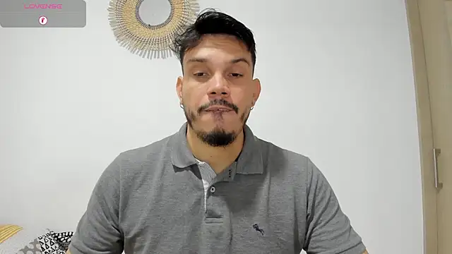 Snapshot of alejandro_stark chatting on December 31, 10:04 am alejandro stark online show from December 31, 10:04 am