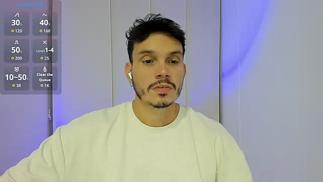 Snapshot of alejandro_stark chatting on October 10, 4:33 am alejandro stark online show from October 10, 4:33 am