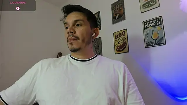 Snapshot of alejandro_stark chatting on January 15, 8:52 am alejandro stark online show from January 15, 8:52 am