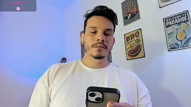 Snapshot of alejandro_stark chatting on February 19, 10:11 am alejandro stark online show from February 19, 10:11 am