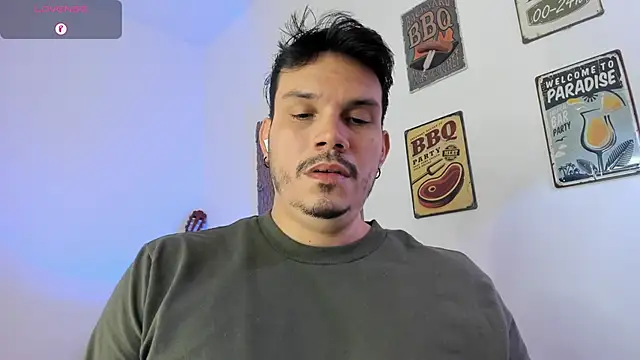 Snapshot of alejandro_stark chatting on February 21, 11:00 am alejandro stark online show from February 21, 11:00 am