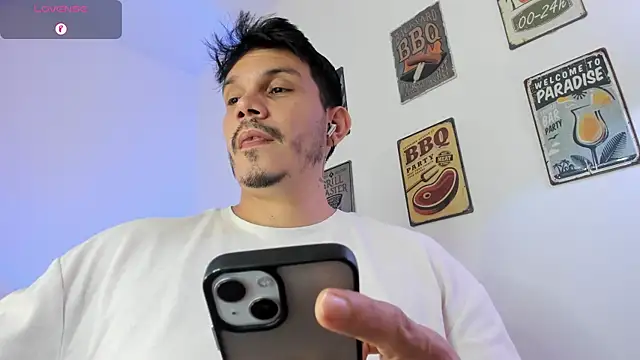 Snapshot of alejandro_stark chatting on February 22, 1:07 am alejandro stark online show from February 22, 1:07 am