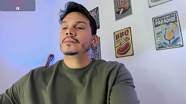 Snapshot of alejandro_stark chatting on February 24, 11:52 am alejandro stark online show from February 24, 11:52 am