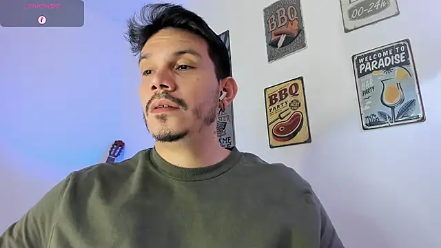 Snapshot of alejandro_stark chatting on February 25, 10:47 am alejandro stark online show from February 25, 10:47 am