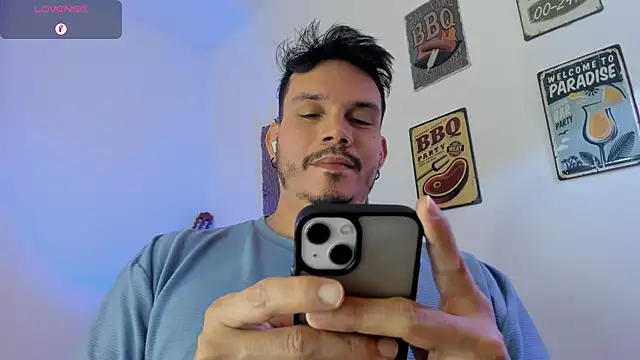 Snapshot of alejandro_stark chatting on February 28, 11:00 am alejandro stark online show from February 28, 11:00 am