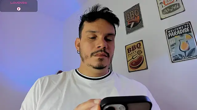 Snapshot of alejandro_stark chatting on March 4, 10:43 am alejandro stark online show from March 4, 10:43 am