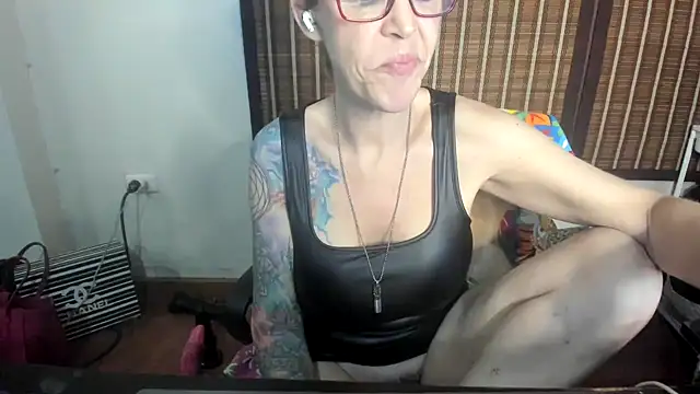 VenusX online show from February 15, 8:05 pm