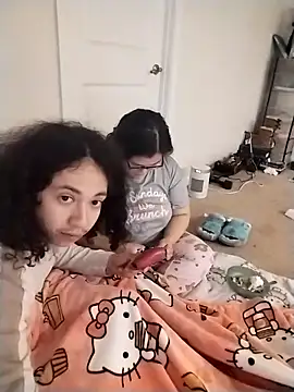 Snapshot of LiverandBrat77 chatting on November 25, 6:52 pm LiverandBrat77 online show from November 25, 6:52 pm