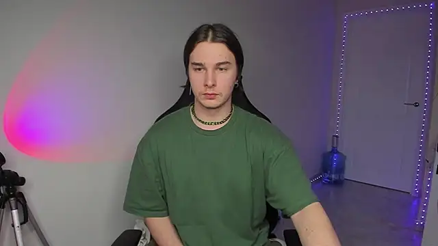 Vincent Strong online show from December 18, 1:45 pm