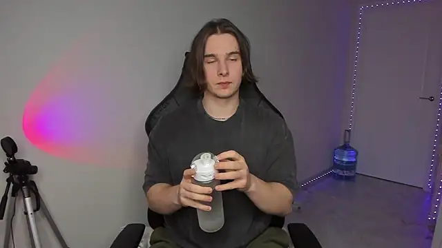 Vincent Strong online show from January 15, 2:13 pm