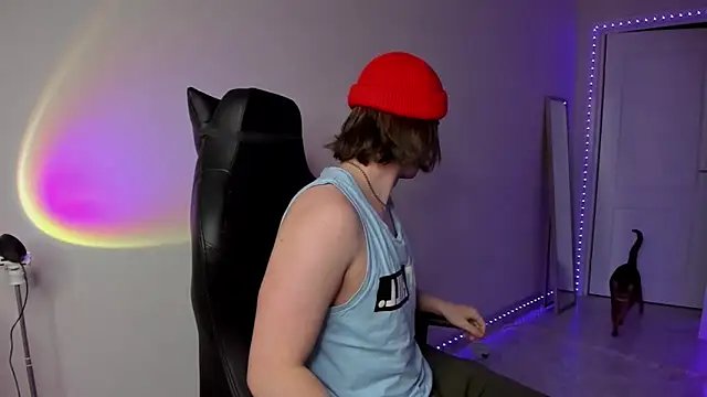 Vincent Strong online show from March 8, 1:17 am