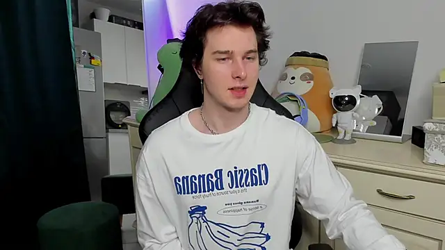 Vincent Strong online show from April 19, 9:19 am