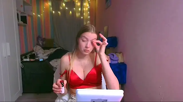   Aphrodita  wow   online show from December 10, 12:05 pm