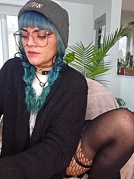 Snapshot of anyalikestosuck chatting on November 27, 7:05 pm anyalikestosuck online show from November 27, 7:05 pm