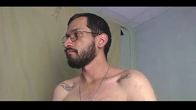 Snapshot of Andres_ramsey chatting on January 19, 3:39 am Andres ramsey online show from January 19, 3:39 am