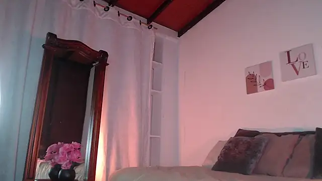 Snapshot of dahian_s chatting on November 30, 4:27 am dahian s online show from November 30, 4:27 am