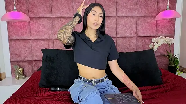 Taly Fox online show from April 7, 9:37 pm