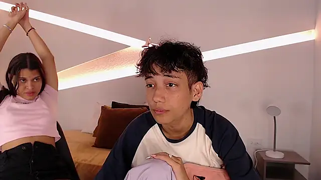 Snapshot of hot_little_bunny chatting on January 27, 9:22 pm hot little bunny online show from January 27, 9:22 pm