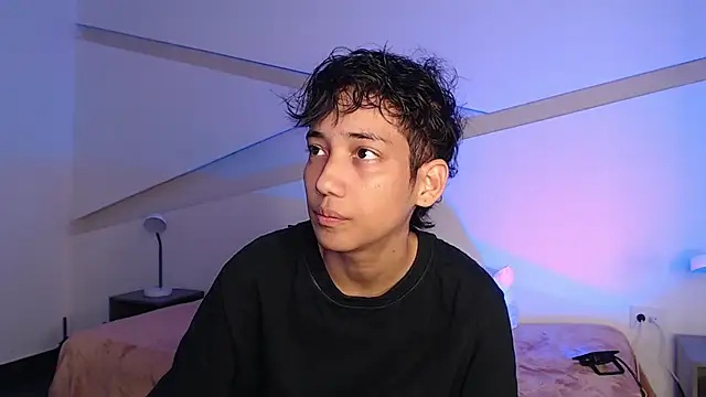 Snapshot of hot_little_bunny chatting on February 11, 8:31 pm hot little bunny online show from February 11, 8:31 pm