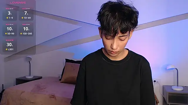 Snapshot of hot_little_bunny chatting on February 11, 11:33 pm hot little bunny online show from February 11, 11:33 pm