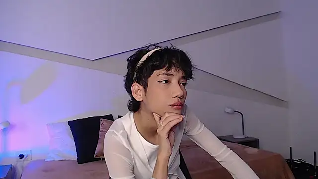 Snapshot of hot_little_bunny chatting on February 26, 8:22 pm hot little bunny online show from February 26, 8:22 pm