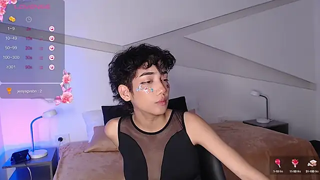 Snapshot of hot_little_bunny chatting on March 5, 11:38 pm hot little bunny online show from March 5, 11:38 pm