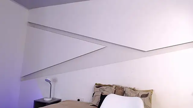 Snapshot of hot_little_bunny chatting on September 18, 9:28 pm hot little bunny online show from September 18, 9:28 pm